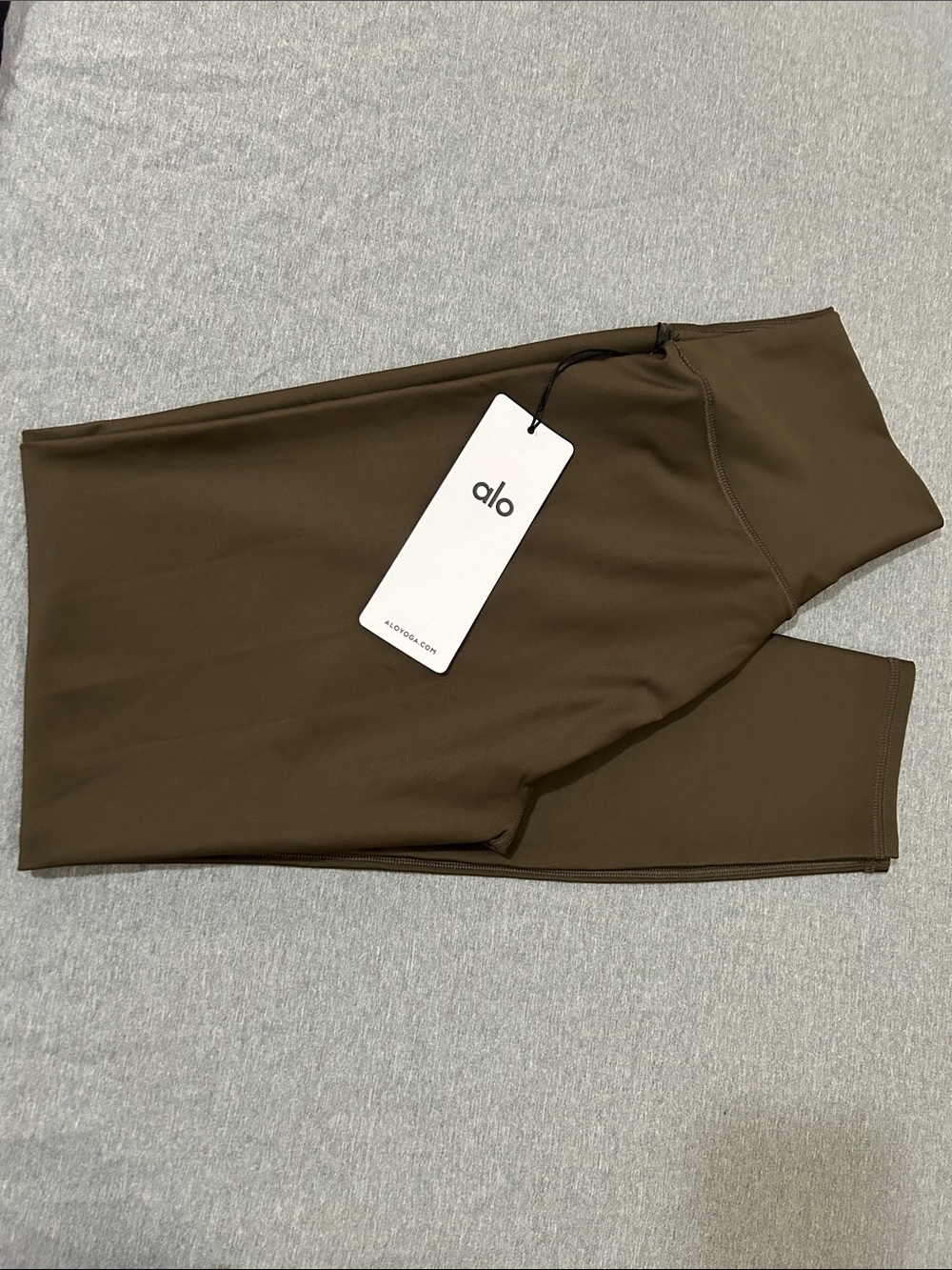 ALO Yoga Airlift High-Rise Leggings in Espresso Size L